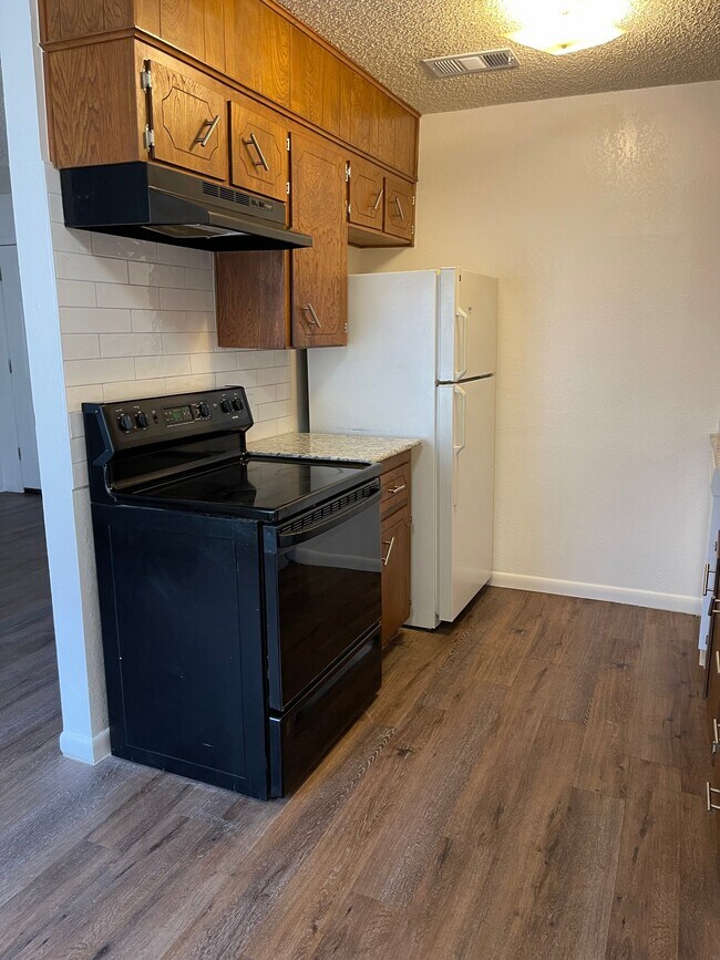 Photo - 1702 Kirk Ave Unit 101