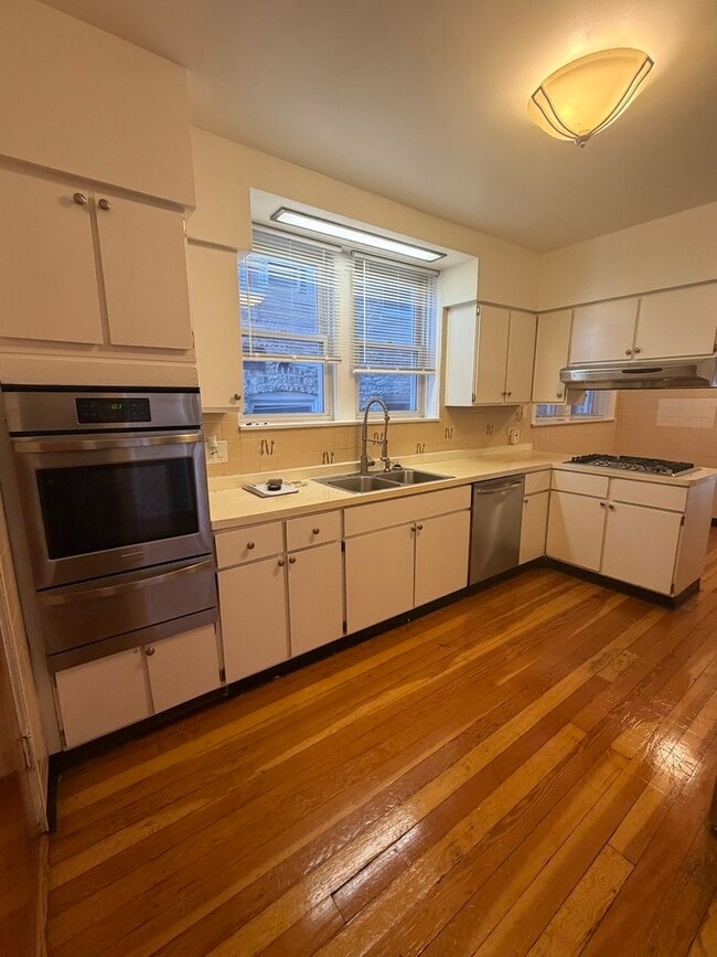 Photo - 7544 N Oakley Ave Unit 2