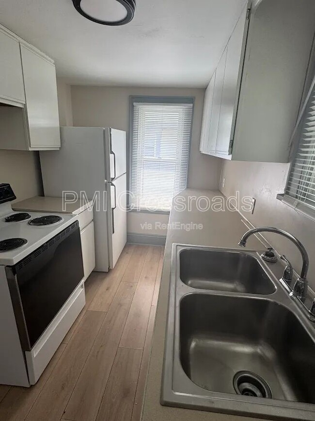 Photo - 1738 Flint Ave