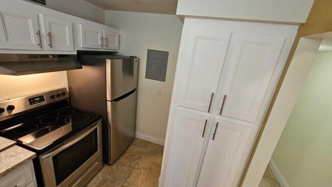205 Foxtail Dr Unidad H3