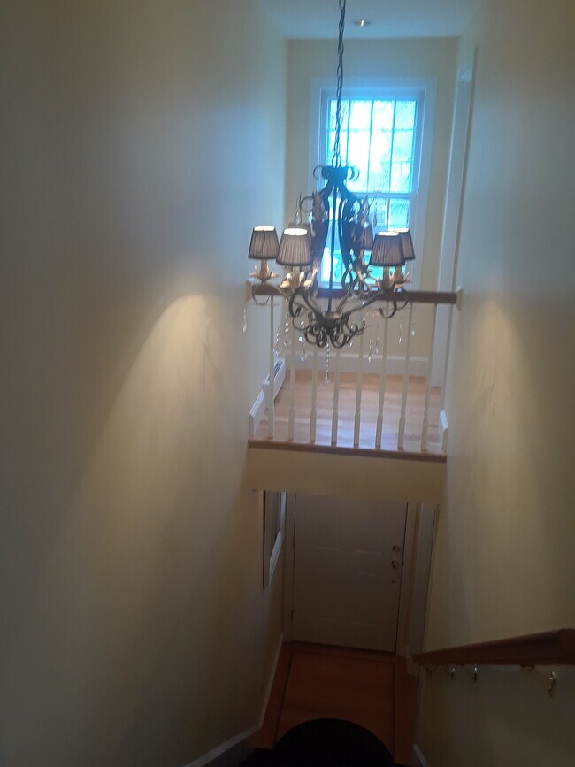 Foyer - 37 Summit St Unit 37 Summit Street