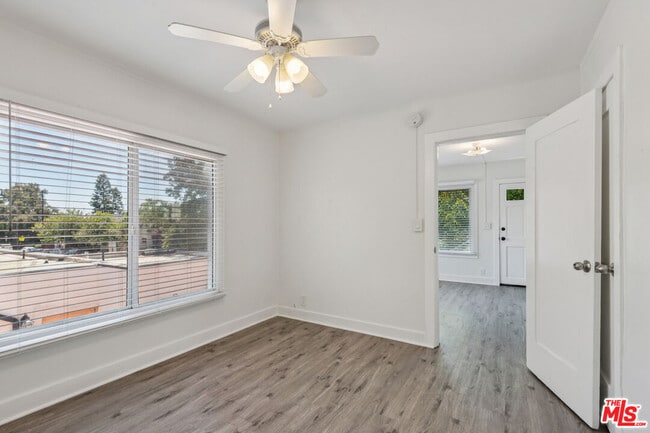 Photo - 254 5th Ave