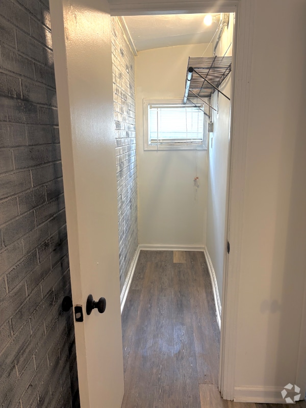 Building Photo - 209 Poindexter St Unit 1B Rental