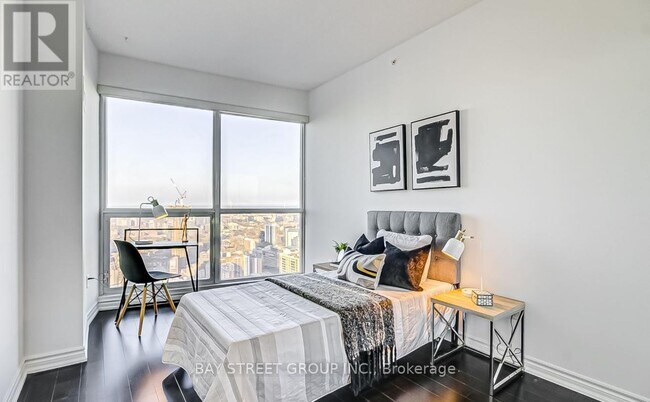 Photo - 386 Yonge St Unit 3907