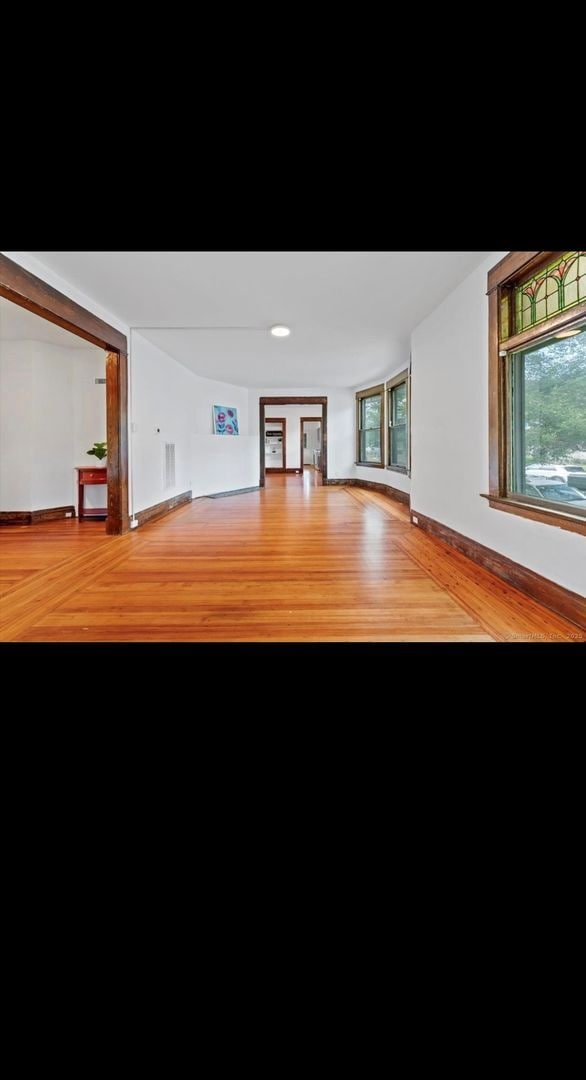 Photo - OVERSIZED FIRST FLOOR 3 BEDROOM APARTMENT WITH WASHER/DRYER Unidad 1st Floor