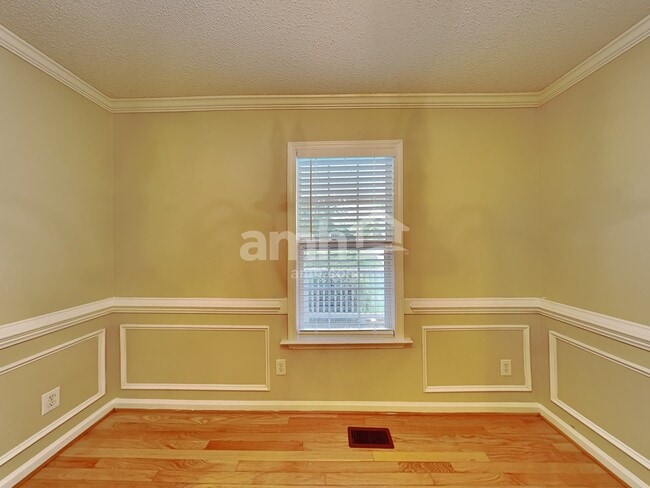 Photo - 104 Trailing Oak Trl