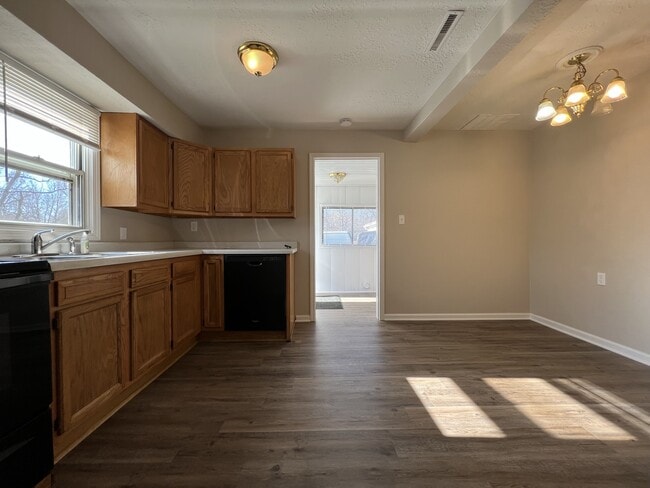 Photo - 4304 SE 8th St