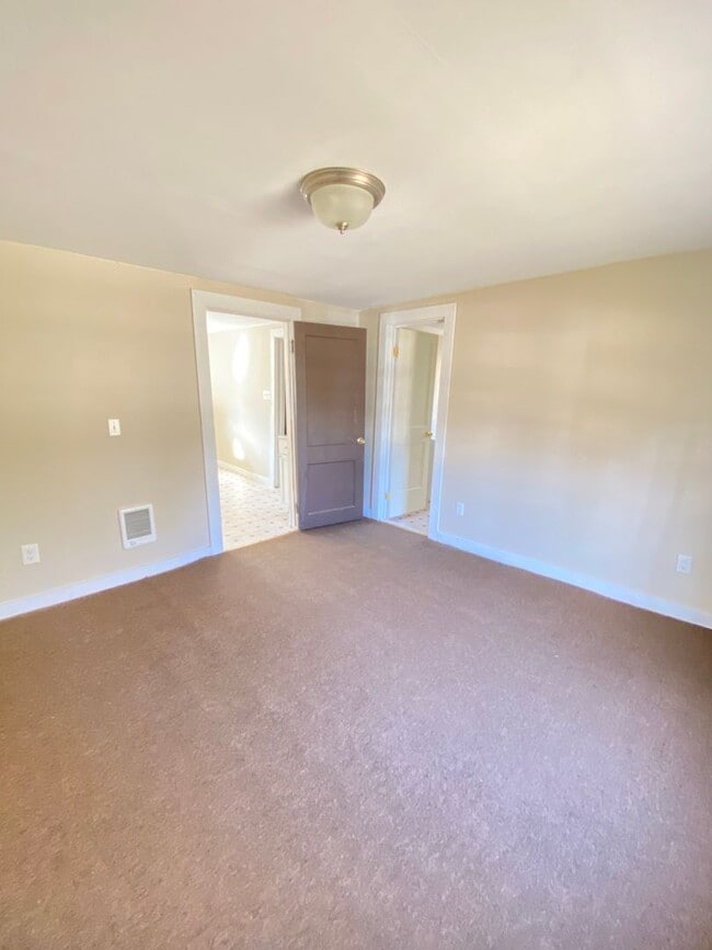 Photo - 2Bed/1Bath Home Available June 2026!