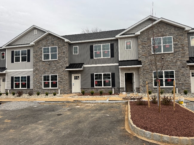 Photo - 1411 Greenview Dr Unit 1