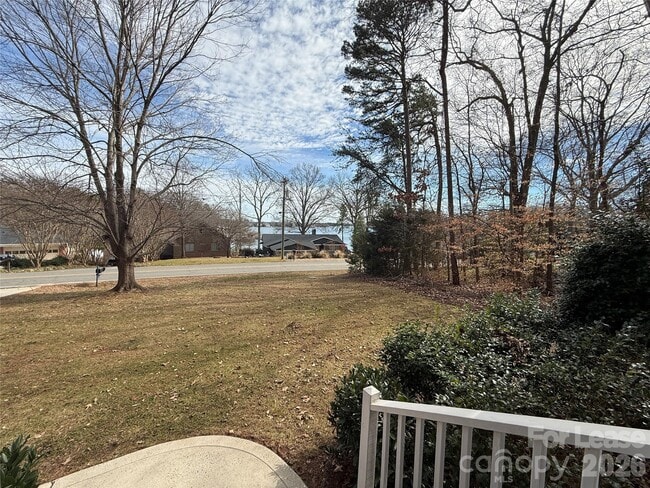 Photo - 3993 Lake Shore Rd S