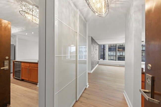 Photo - 5455 N Sheridan Rd Unit 908