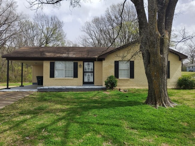 Building Photo - Welcome to 4294 Tonawanda! Rental
