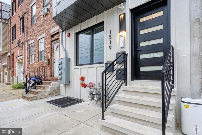 Building Photo - 1519 Carpenter St Unit 2 Rental