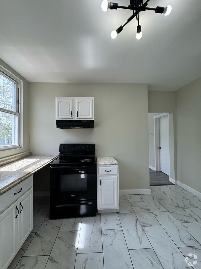 Building Photo - 360 Grove St Rental