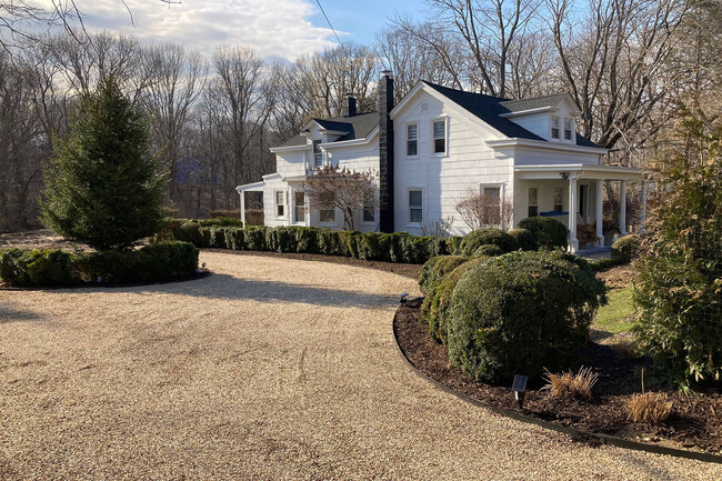 Photo - 70 S Ferry Rd House