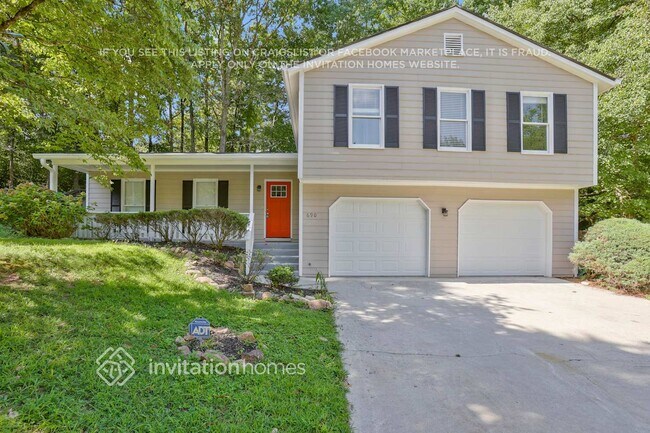 Photo - 690 Greenhedge Dr