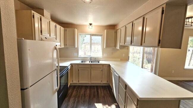 Photo - 3060 Sheraton Ct