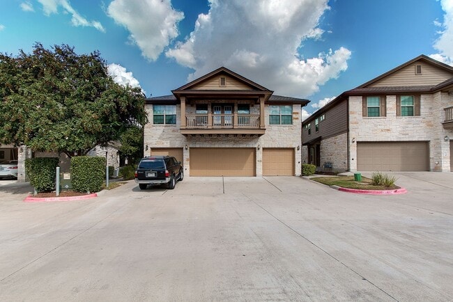 Photo - Immaculately Maintained 2/2.5 Townhome In Desirable North Location!