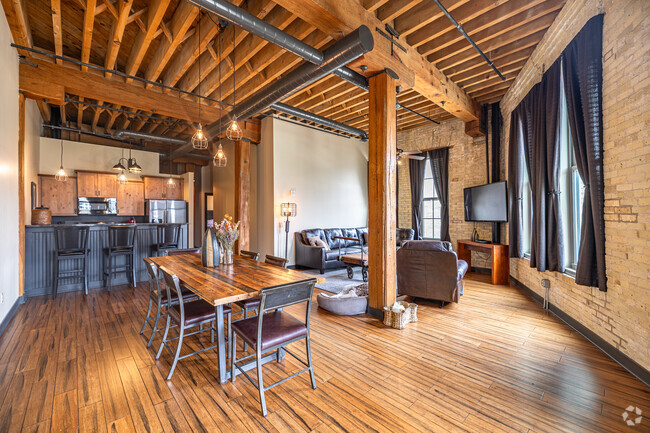 2BR, 1BA - 1300 sq. ft - Pritzlaff Lofts