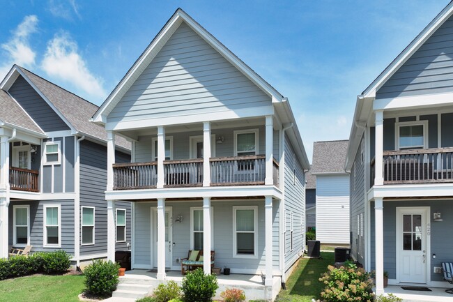 Building Photo - 422 Creative Way