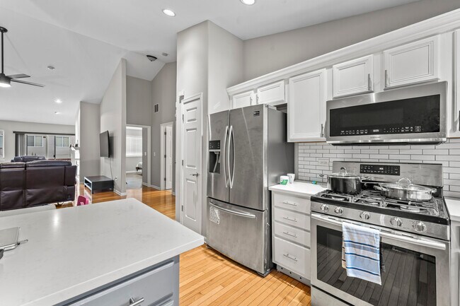 Photo - 2987 Saganashkee Ln