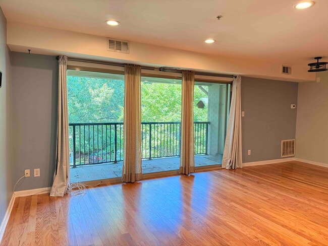 Photo - 1117 Primrose Ct Unit 301