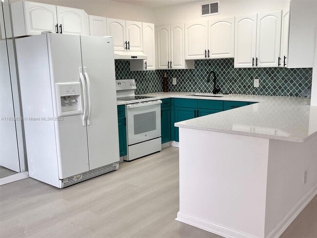 Building Photo - 3007 Hythe A Unit 3007 Rental