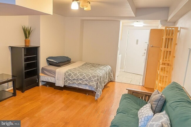 Photo - 3315 Wisconsin Ave NW Unit B1