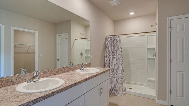 Photo - 2261 Barrister St