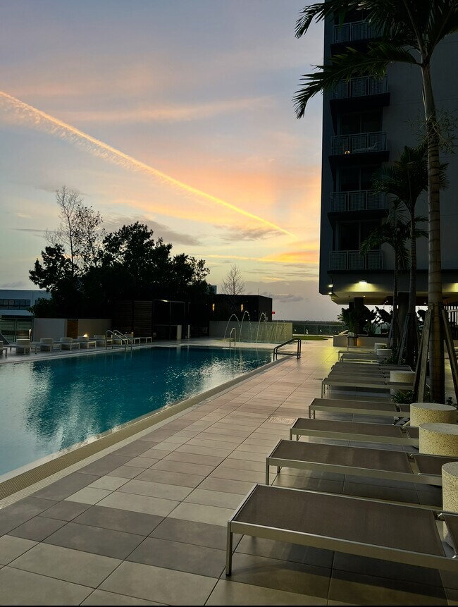 Pool - 9350 S Dixie Hwy Unit 1818