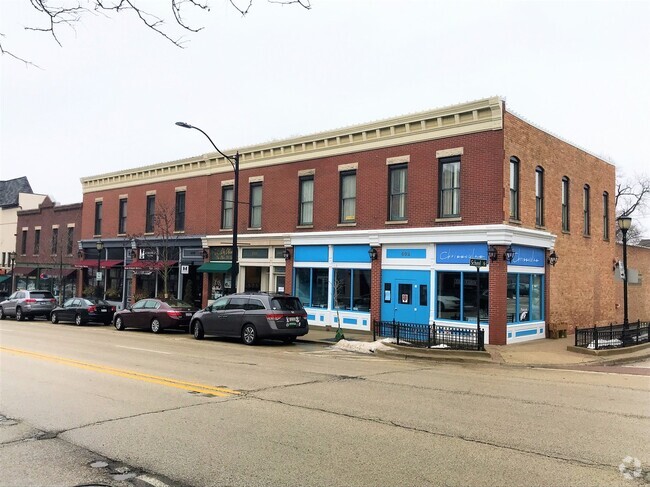 Building Photo - 602 N Milwaukee Ave Unit A Rental