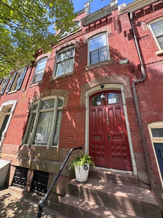 Photo - 342 N Eighth St Apartment Unit 3