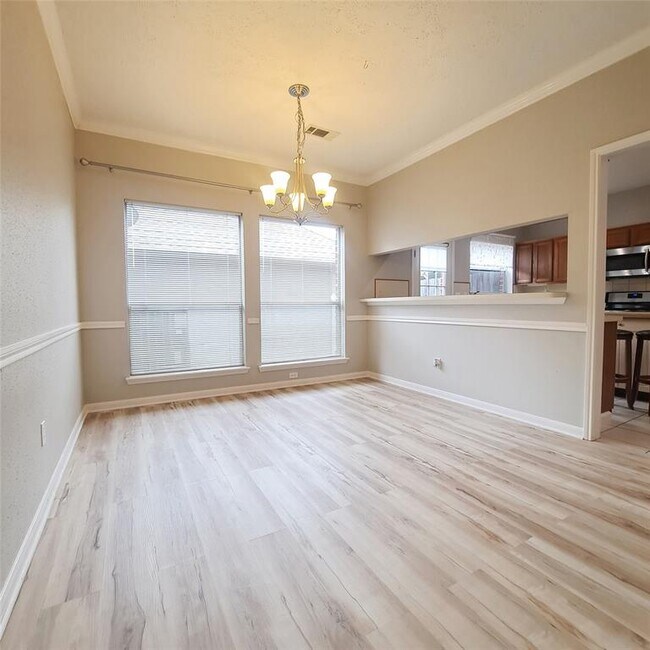 Photo - 1365 El Camino Village Dr