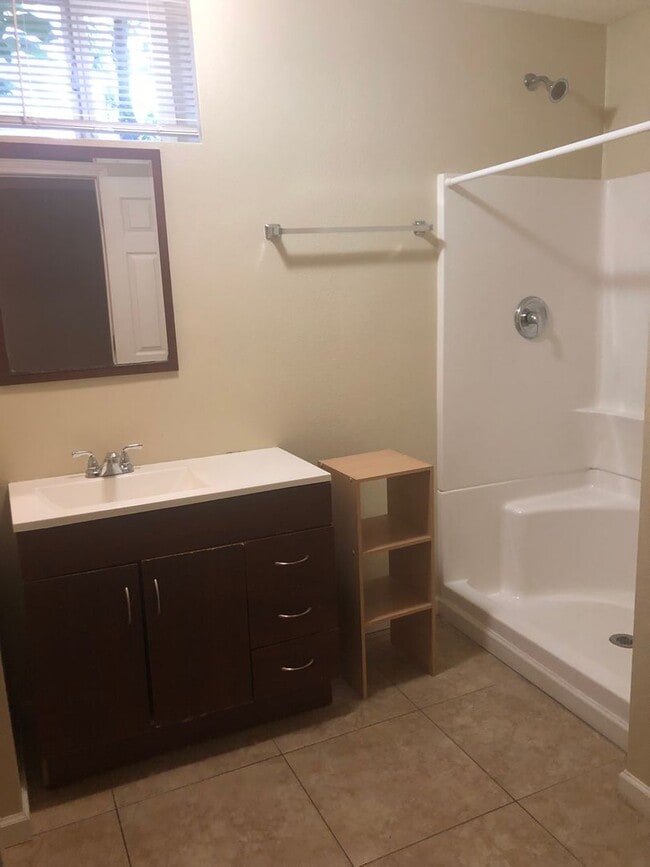 Photo - 4737 SE 28th Ave Unit B