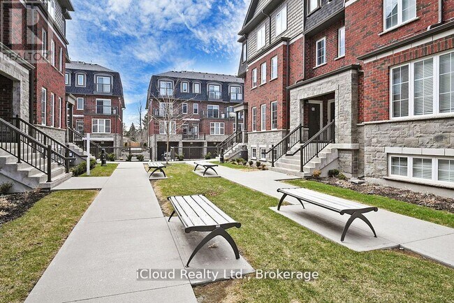 Photo - 445 Ontario St S