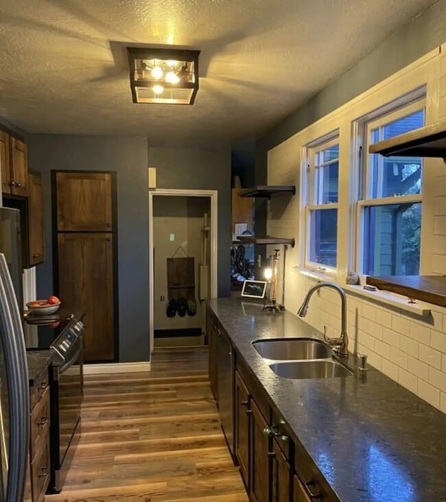 Photo - 1615 21st Ave