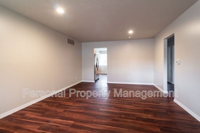 Photo - 2915 Neals Ln