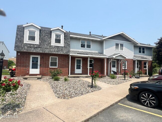 Building Photo - 276 Old Loudon Rd Rental