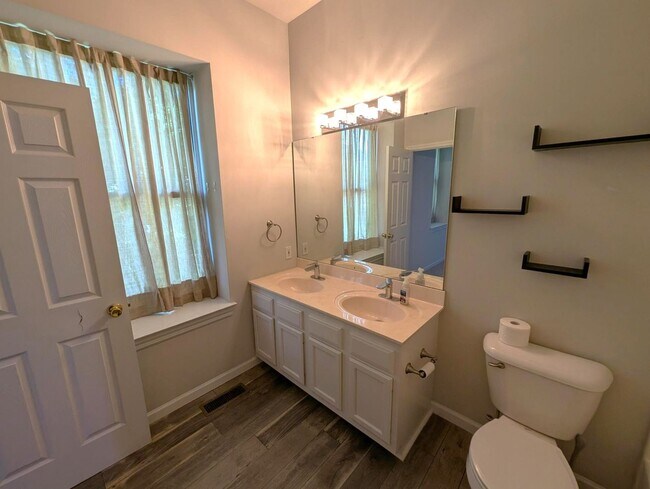 Photo - Sunshine on Shaw! Unidad B