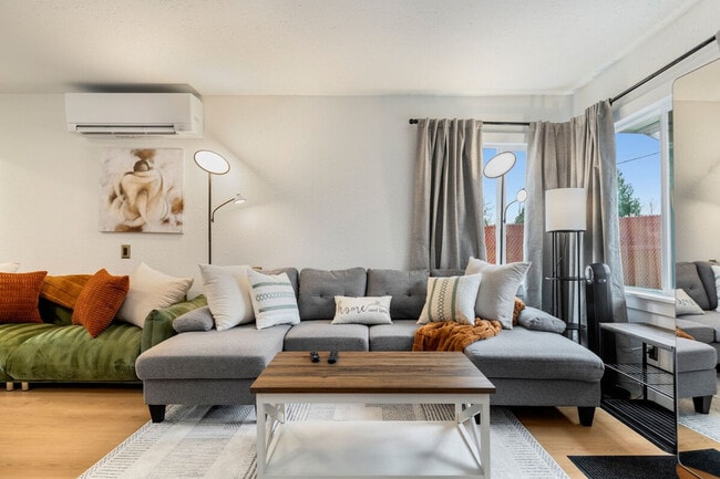 Building Photo - 5924 18th Ave SW Unit SI ID1507641P