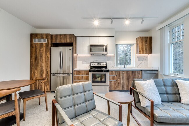 Photo - 1170 Barclay St Unit 206