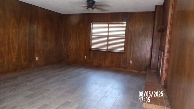 Photo - Fantastic Redo located in Terrace Hills.3r...