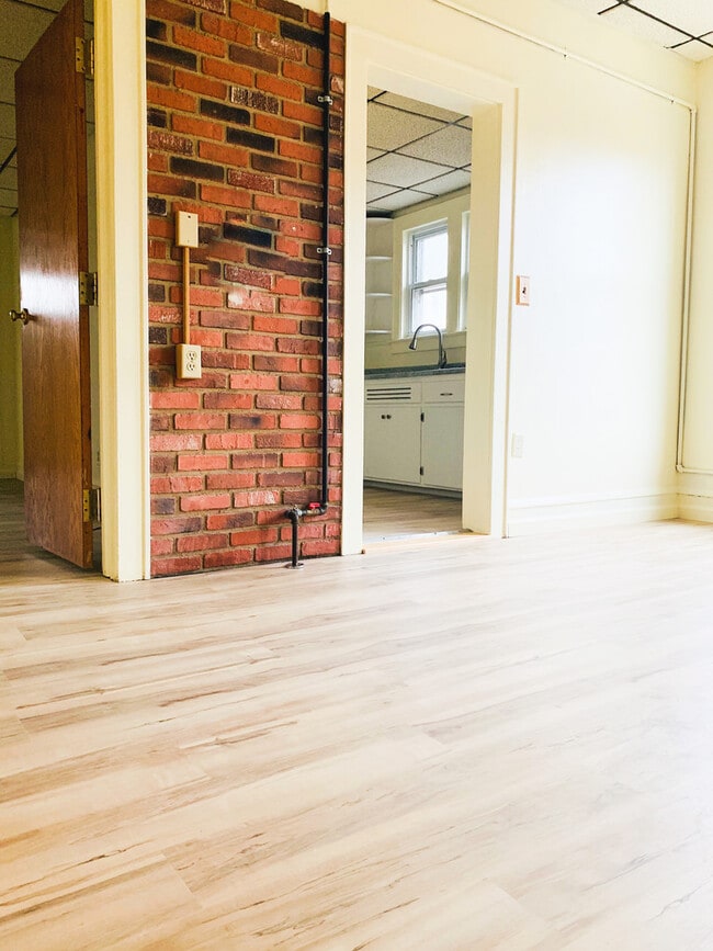 Building Photo - 148 N Champlain St Unit APT 2