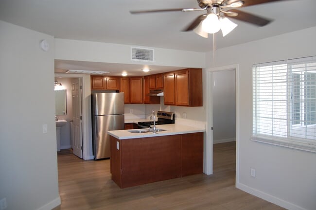 Building Photo - Arbor Village