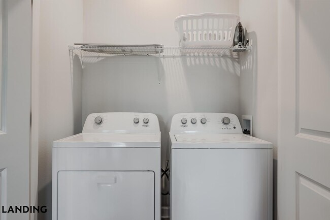 Building Photo - 5001 Willowgate Lp Unit 01-1105