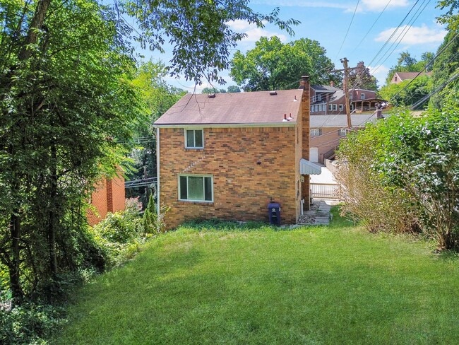 Photo - 1900 Curranhill Ave