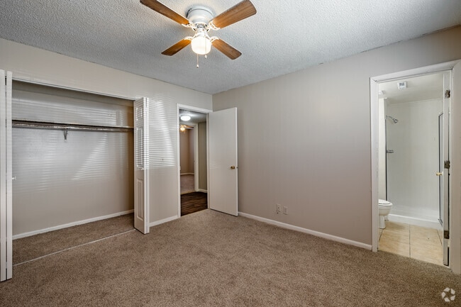 3BR, 2BA, 1.178 metros cuadrados, dormitorio principal