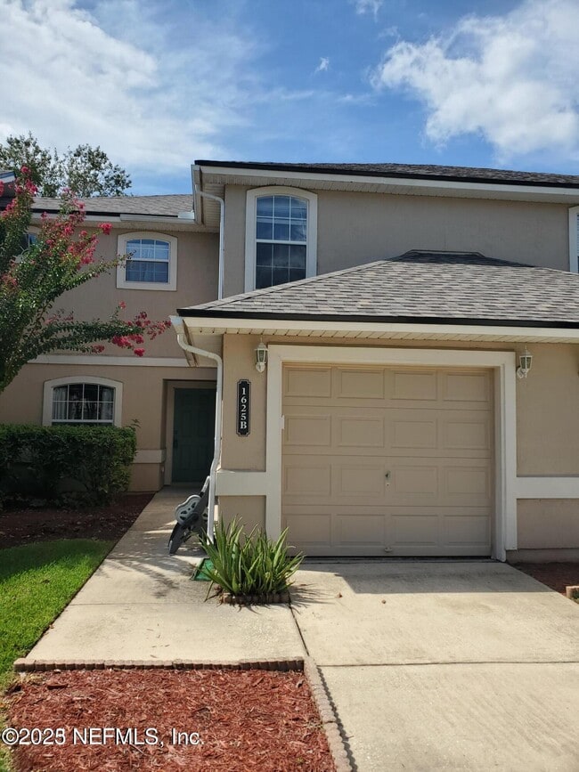 Building Photo - 1625 Vineland Cir Rental