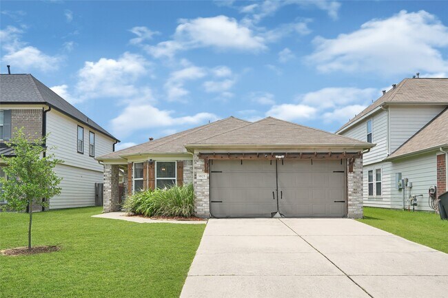 Building Photo - 9825 Hyacinth Way