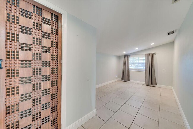 Photo - 5900 N Farragut Dr